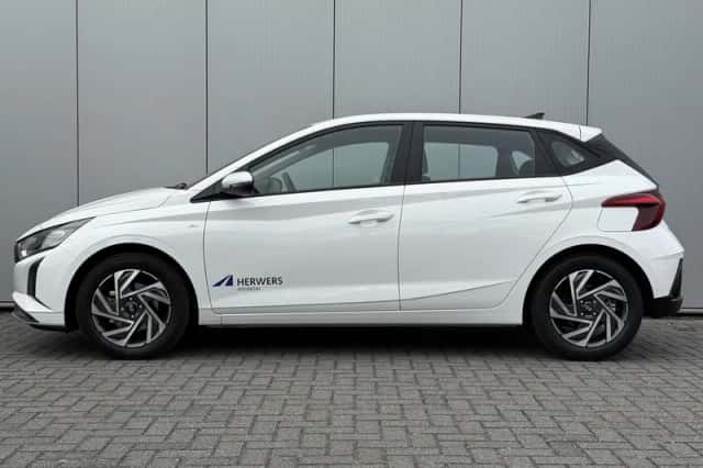 Hyundai i20 (2024) thumbnail 8