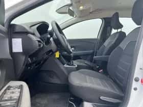 Dacia Sandero Stepway (2023) thumbnail 33