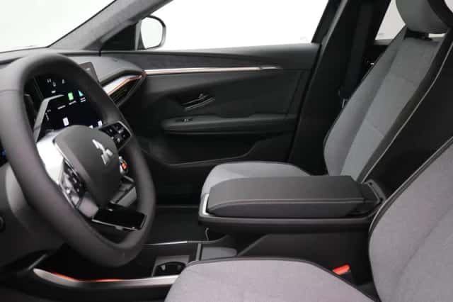 Mitsubishi Eclipse Cross (2026) thumbnail 4