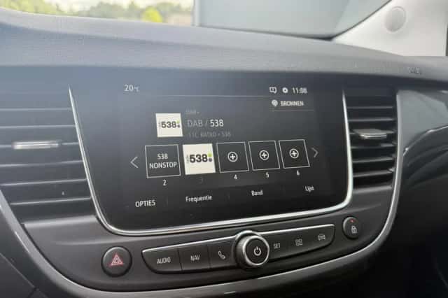 Opel Crossland (2023) thumbnail 23