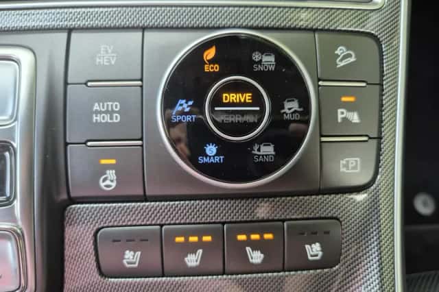 Hyundai Santa Fe (2022) thumbnail 13