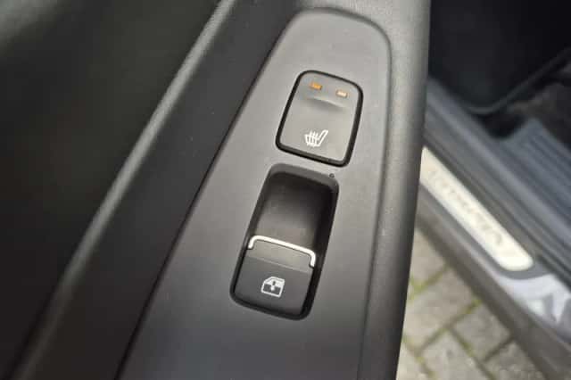 Hyundai Santa Fe (2022) thumbnail 23