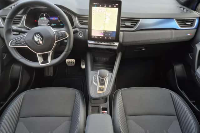 Renault Captur (2025) thumbnail 2