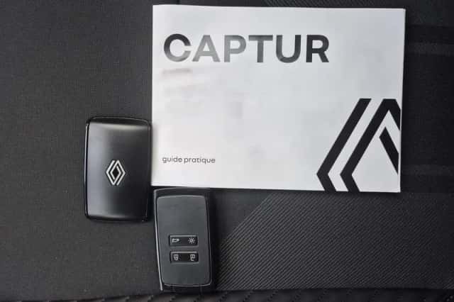 Renault Captur (2025) thumbnail 4