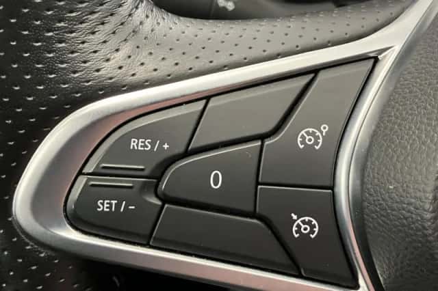 Renault Captur (2022) thumbnail 11