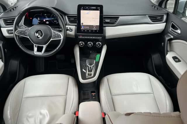 Renault Captur (2021) thumbnail 2