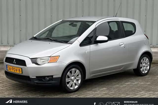 Mitsubishi Colt (2011) thumbnail 1