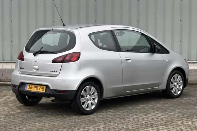 Mitsubishi Colt (2011) thumbnail 3