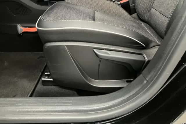 Renault Captur (2021) thumbnail 29