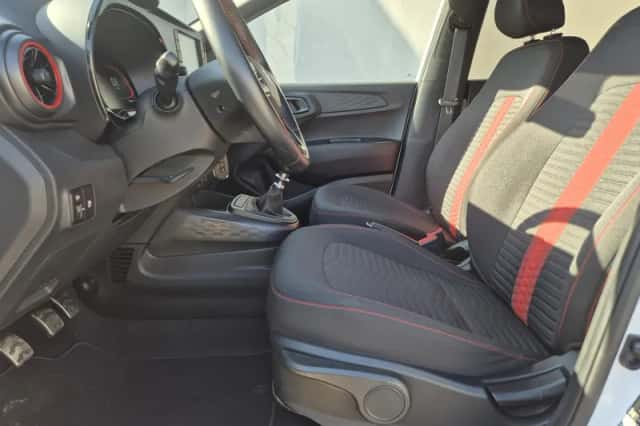 Hyundai i10 (2023) thumbnail 9
