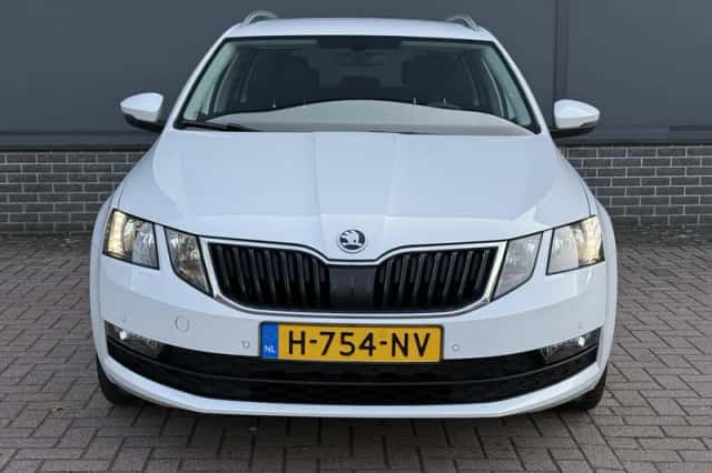 Škoda Octavia (2019) thumbnail 33