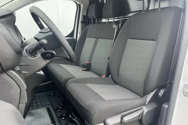 Peugeot E-Expert (2023) thumbnail 5