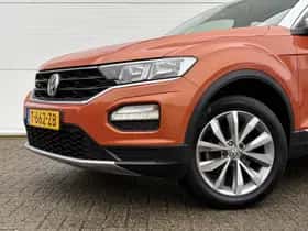 Volkswagen T-Roc (2019) thumbnail 42