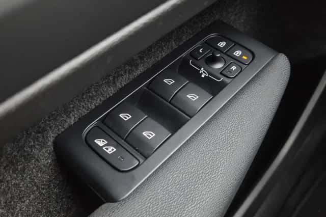 Volvo XC40 (2023) thumbnail 22