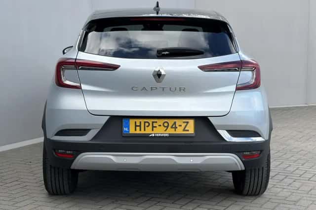 Renault Captur (2023) thumbnail 24