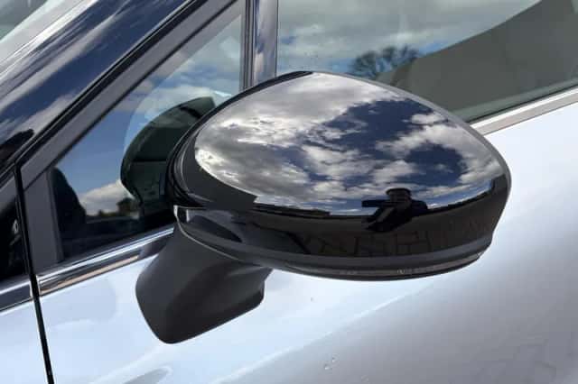 Renault Captur (2023) thumbnail 37