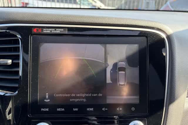 Mitsubishi Outlander (2019) thumbnail 35