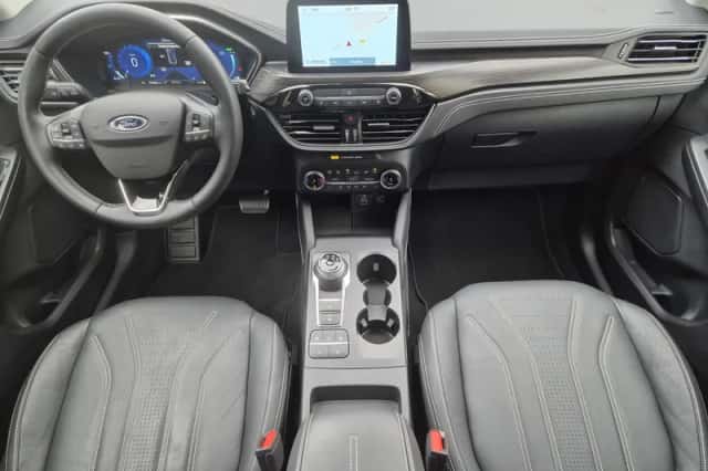 Ford Kuga (2023) thumbnail 2
