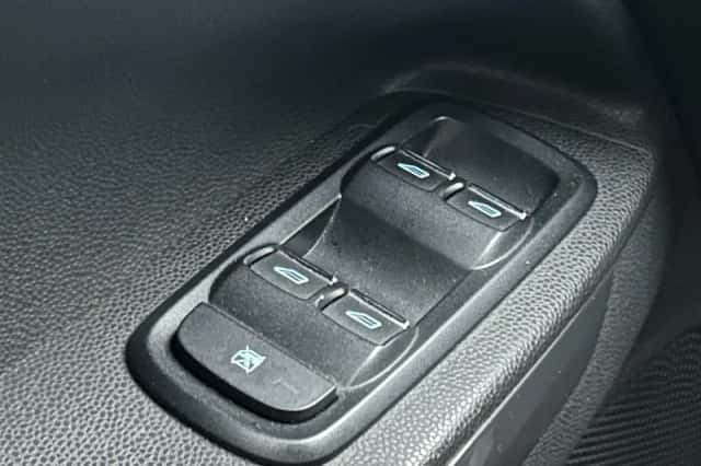 Ford EcoSport (2017) thumbnail 12