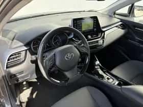 Toyota C-HR (2021) thumbnail 36