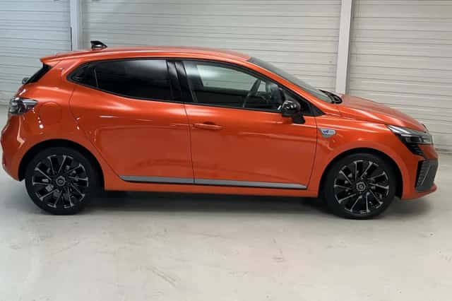 Renault Clio (2024) thumbnail 3