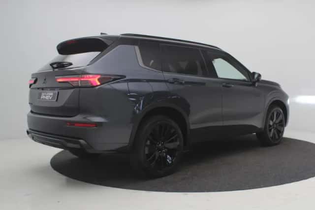 Mitsubishi Outlander (2026) thumbnail 3