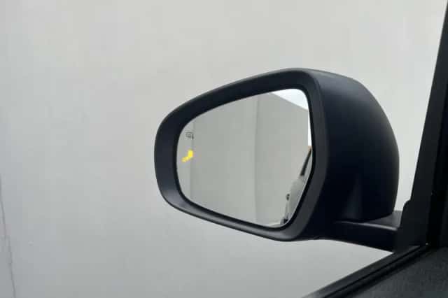 Suzuki Vitara (2020) thumbnail 4