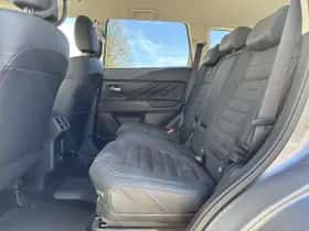 Mitsubishi Outlander (2020) thumbnail 10