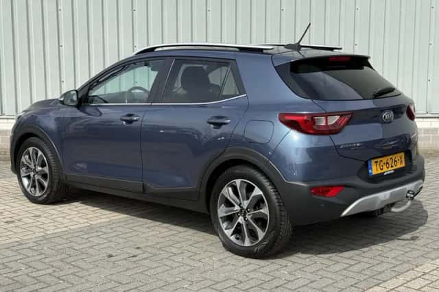 Kia Stonic (2018) thumbnail 6