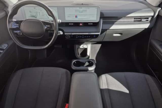 Hyundai Ioniq 5 (2023) thumbnail 2