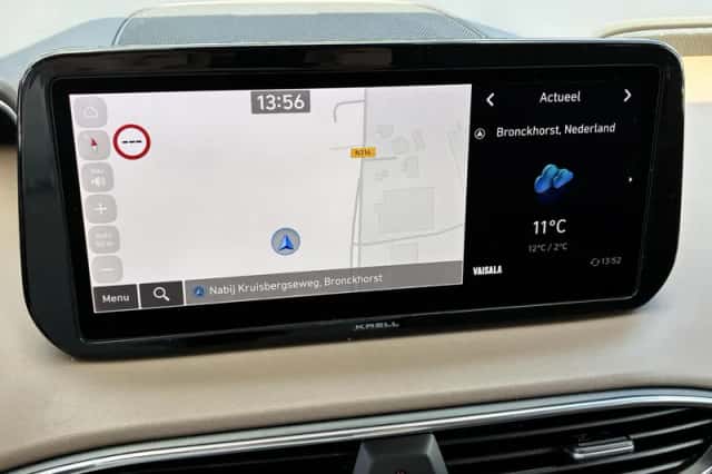 Hyundai Santa Fe (2022) thumbnail 29