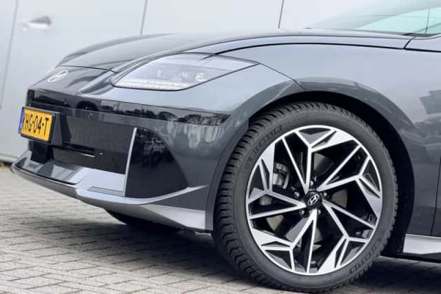 Hyundai Ioniq 6 (2023) thumbnail 17