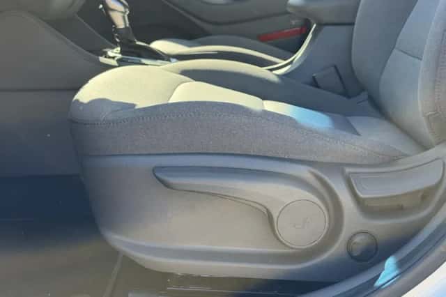 Hyundai Ioniq (2020) thumbnail 12
