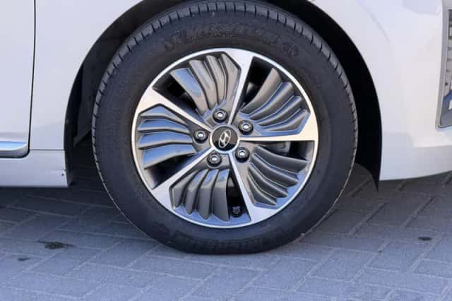 Hyundai Ioniq (2020) thumbnail 33