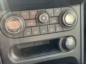 Nissan Qashqai (2010) thumbnail 7