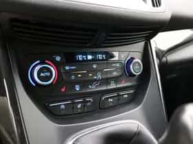 Ford Kuga (2018) thumbnail 41