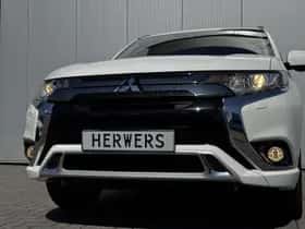 Mitsubishi Outlander (2021) thumbnail 32
