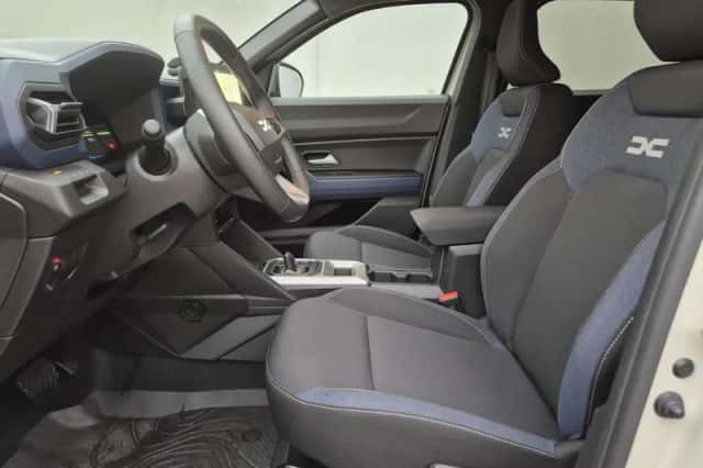 Dacia Duster (2025) thumbnail 8
