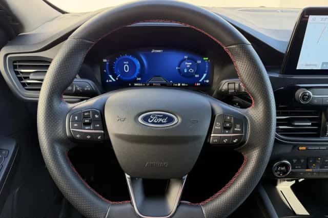 Ford Kuga (2023) thumbnail 16