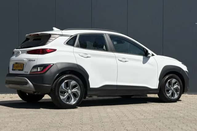 Hyundai Kona (2022) thumbnail 3