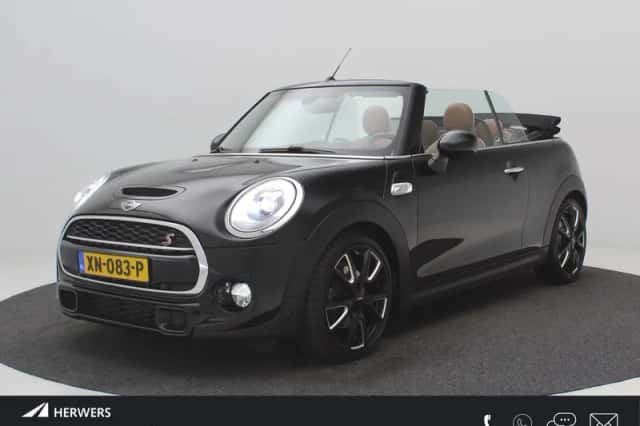 MINI Cabrio (2018) thumbnail 1