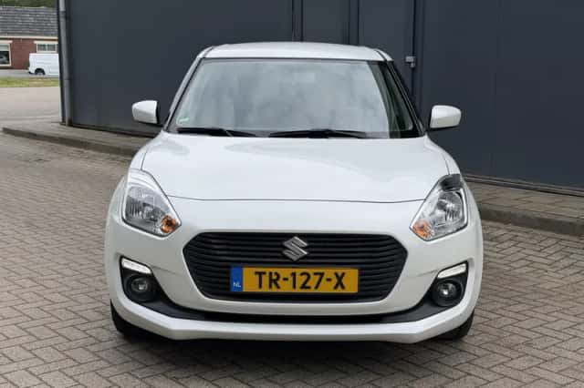 Suzuki Swift (2018) thumbnail 26