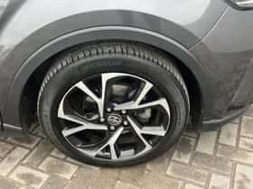 Toyota C-HR (2021) thumbnail 18