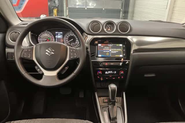 Suzuki Vitara (2019) thumbnail 2