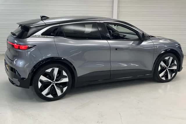 Renault Mégane E-Tech (2023) thumbnail 4