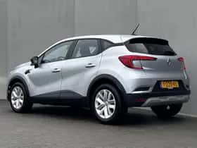 Renault Captur (2023) thumbnail 19