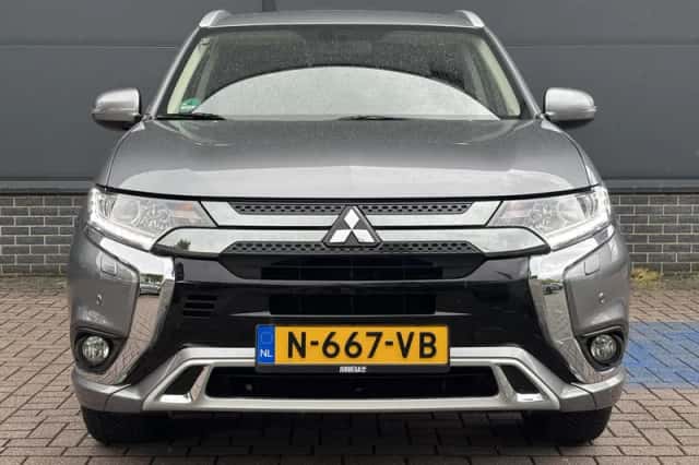 Mitsubishi Outlander (2021) thumbnail 16