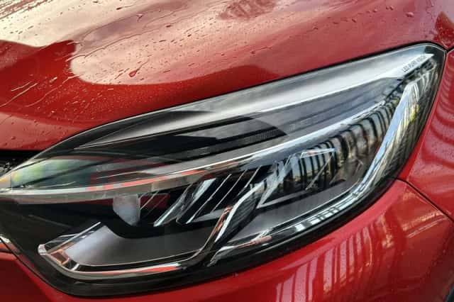 Renault Captur (2018) thumbnail 32