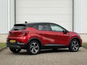 Renault Captur (2023) thumbnail 3