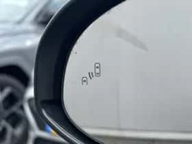 Toyota C-HR (2020) thumbnail 13